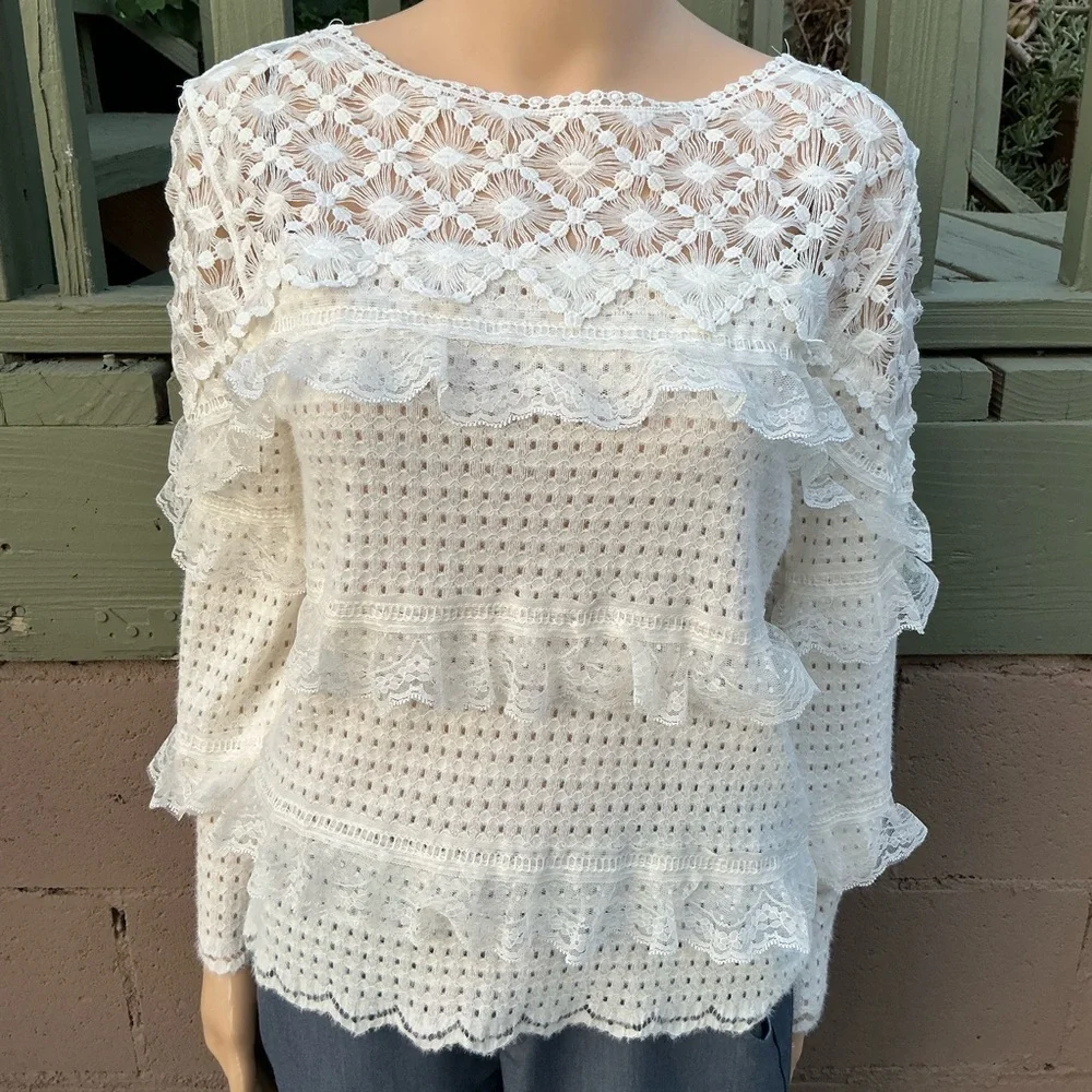Elegant White Lace Women's Top